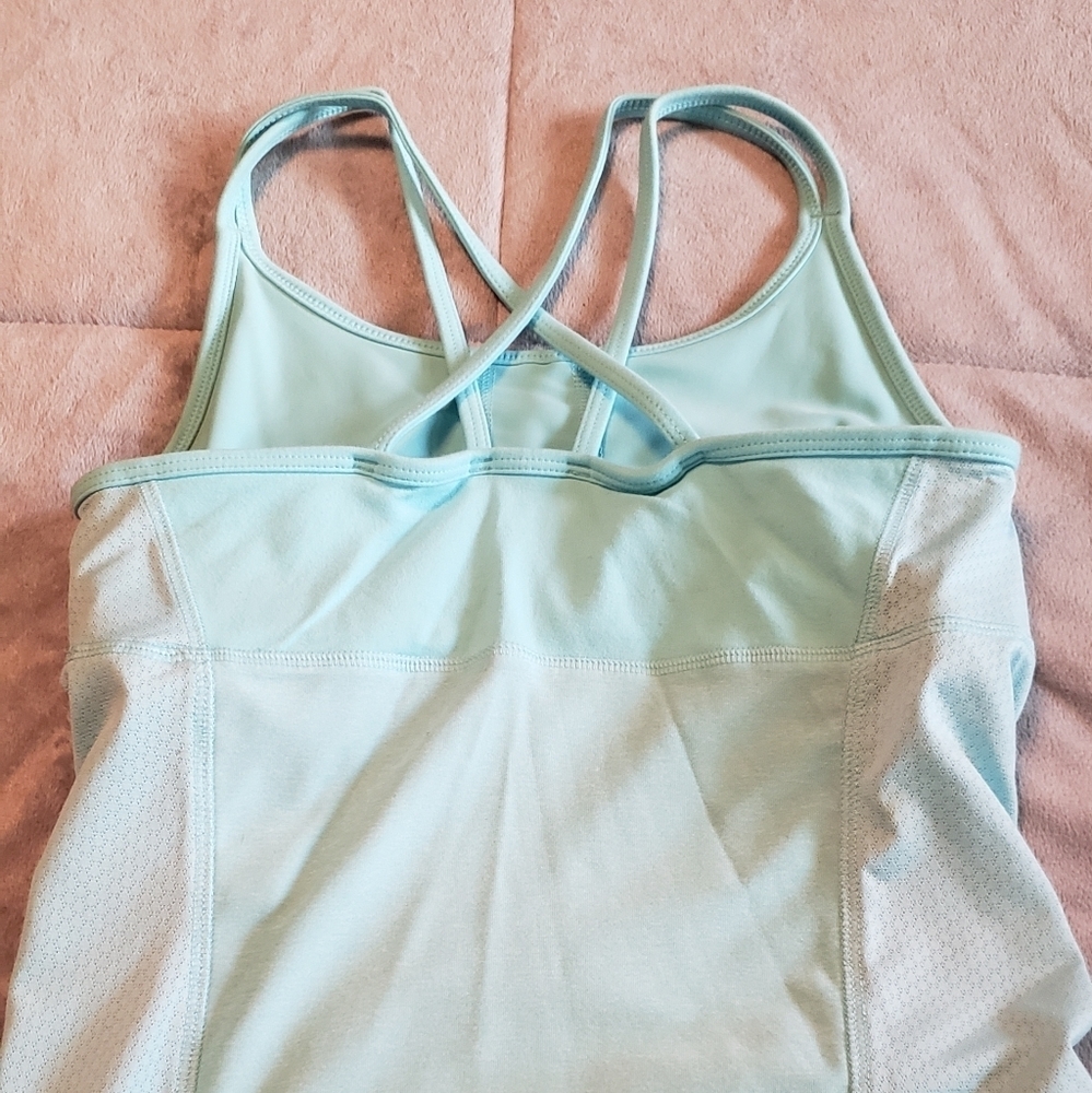 Workout top Hp🔥🔥🔥🔥 - Picture 2 of 3